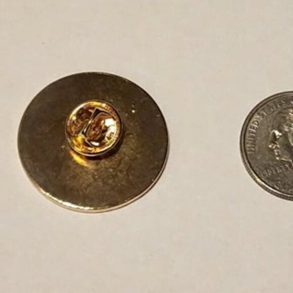 Nickelodeon Fairly OddParents Trixie 'Tell Me I'm Pretty' Enamel Pin - Picture 4 of 4